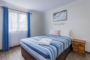 Emu Beach Chalets