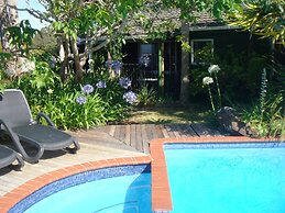 Colonial House Motel