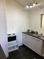 Colonial House Motel