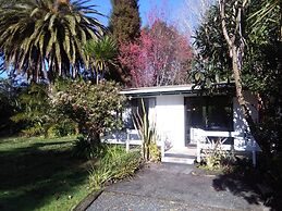 Colonial House Motel