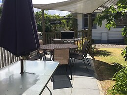 Colonial House Motel