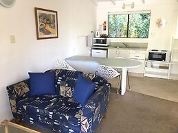 Colonial House Motel