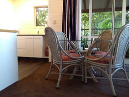 Colonial House Motel