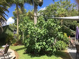 Colonial House Motel