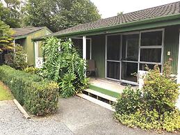 Colonial House Motel