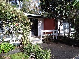 Colonial House Motel