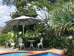 Colonial House Motel