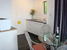 Colonial House Motel