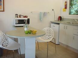 Colonial House Motel