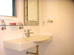 Colonial House Motel