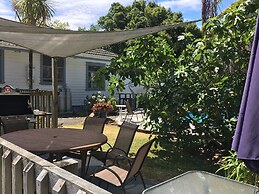 Colonial House Motel