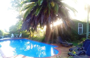 Colonial House Motel