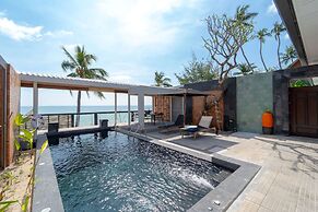 Pao Jin Poon Beach Front Villa