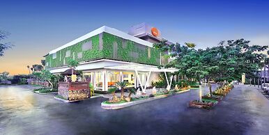 HARRIS Hotel & Residence Sunset Road Bali