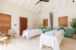 Dolphin Suites & Wellness Curacao