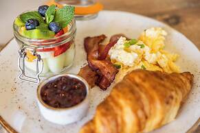 Dolphin Suites & Wellness Curacao