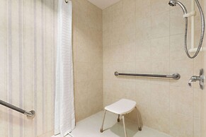 Travelodge by Wyndham Lloydminster