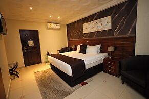 Airport West Hotel