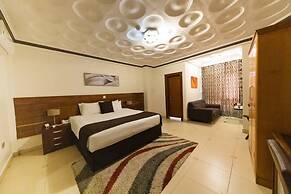 Airport West Hotel