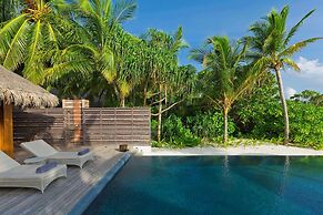 Dusit Thani Maldives - 50 percent discount on transfers for stays unti