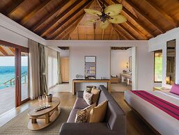 Dusit Thani Maldives - 50 percent discount on transfers for stays unti