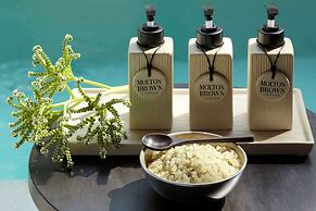 Dusit Thani Maldives - 50 percent discount on transfers for stays unti