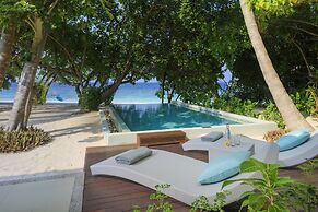 Dusit Thani Maldives - 50 percent discount on transfers for stays unti