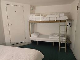 Brit Hotel Essentiel Poitiers – Gare du Futuroscope