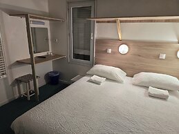 Brit Hotel Essentiel Poitiers – Gare du Futuroscope