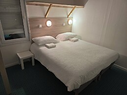 Brit Hotel Essentiel Poitiers – Gare du Futuroscope