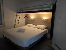 Brit Hotel Essentiel Poitiers – Gare du Futuroscope