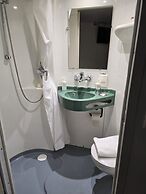 Brit Hotel Essentiel Poitiers – Gare du Futuroscope