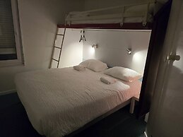 Brit Hotel Essentiel Poitiers – Gare du Futuroscope