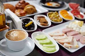 Albinas Hotel Old City