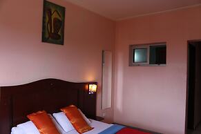 Tou'Ngou Hotel