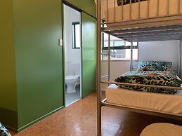 Peppertree Lodge - Hostel