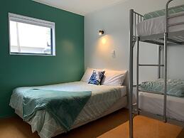 Peppertree Lodge - Hostel