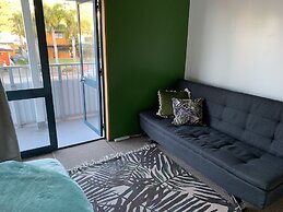 Peppertree Lodge - Hostel