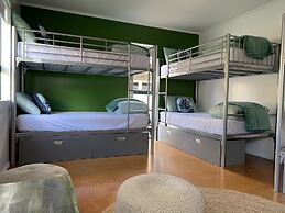 Peppertree Lodge - Hostel