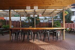 Peppertree Lodge - Hostel