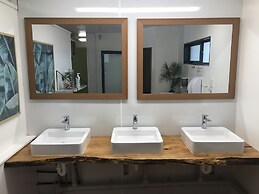 Peppertree Lodge - Hostel