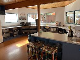 Peppertree Lodge - Hostel