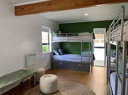 Peppertree Lodge - Hostel