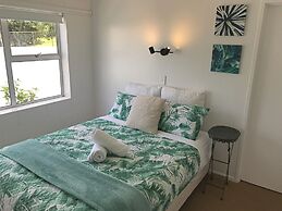 Peppertree Lodge - Hostel