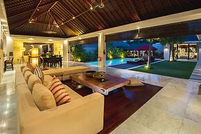 Chandra Bali Villas