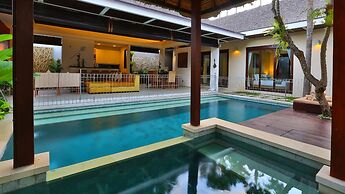 Chandra Bali Villas