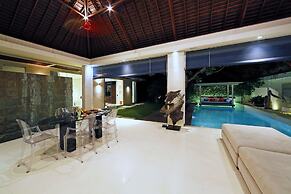 Chandra Bali Villas