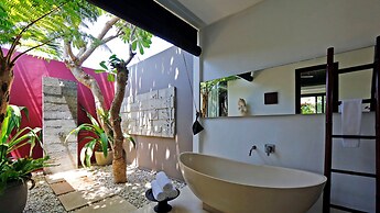 Chandra Bali Villas