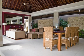 Chandra Bali Villas