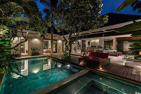 Chandra Bali Villas